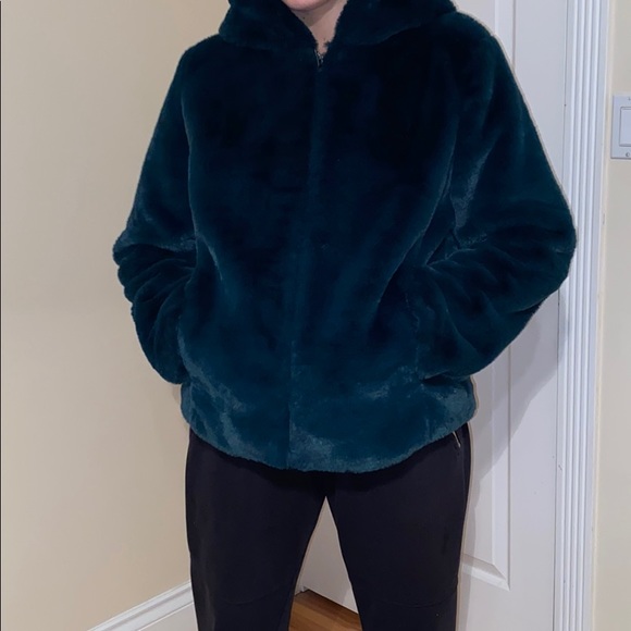 Faux fur emerald green hooded jacket - Picture 1 of 3